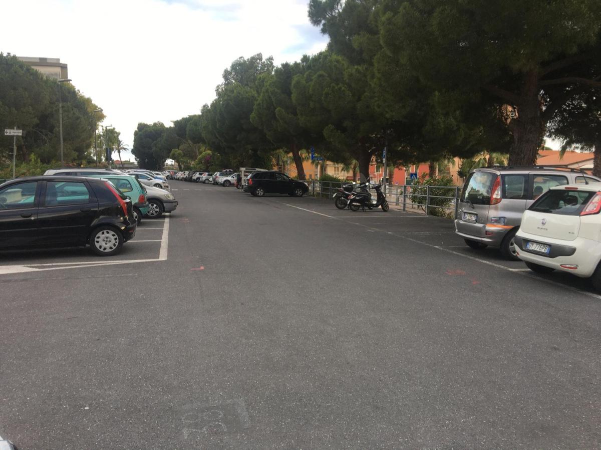 Appartamento - Terrazzo Vivibile Vista Mare, Wi-Fi Gratuito Vallecrosia Eksteriør bilde