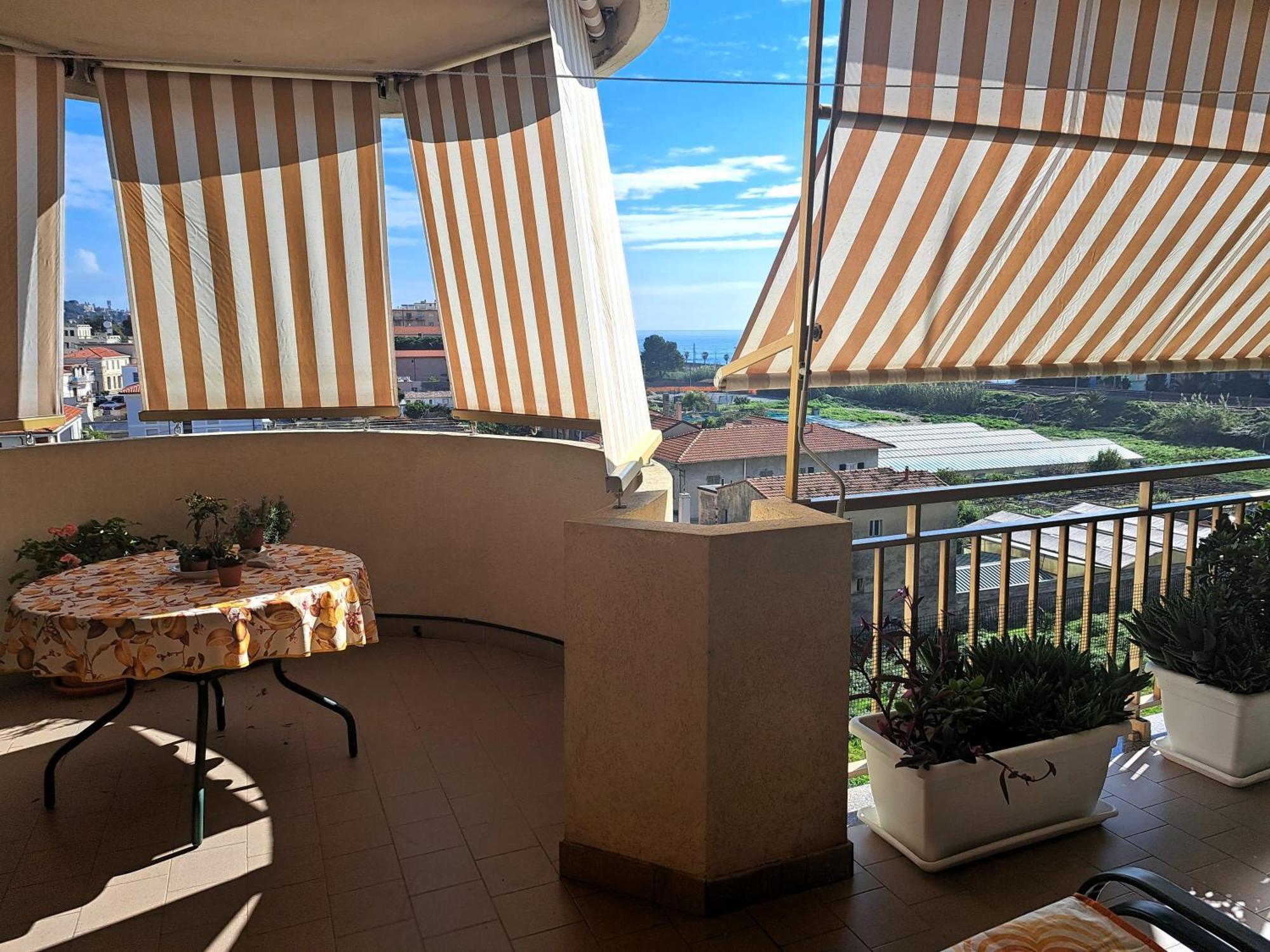 Appartamento - Terrazzo Vivibile Vista Mare, Wi-Fi Gratuito Vallecrosia Eksteriør bilde